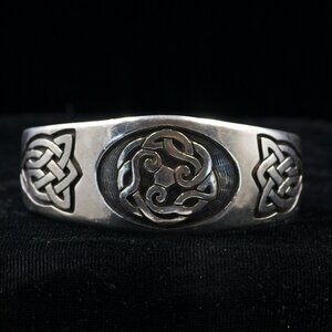 Vintage Sterling Silver Viking Celtic Triquetra Trinity Love Knot Cuff Bracelet.